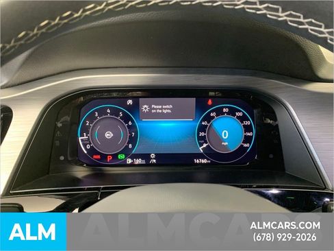 Used 2025 Volkswagen Atlas Cross Sport SE image 27