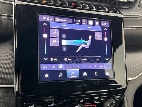 Used 2023 Jeep Grand Cherokee L Laredo image 37