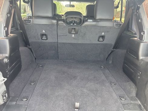 Used 2021 Jeep Wrangler Unlimited Rubicon w/ LED Lighting Group AWD/4WD image 46