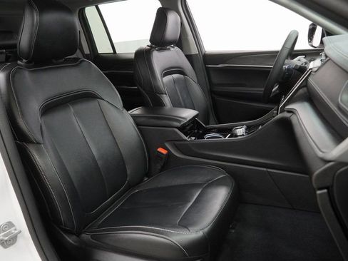 Used 2023 Jeep Grand Cherokee Limited w/ Black Appearance Package image 43