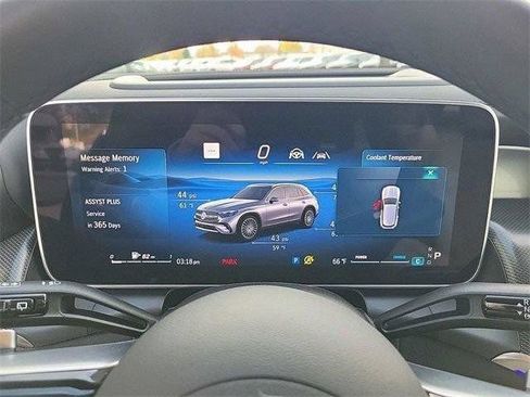 Used 2025 Mercedes-Benz GLC 300 4MATIC image 38