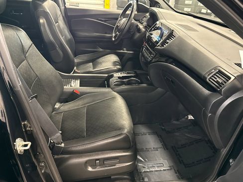 Used 2019 Honda Passport Touring image 17
