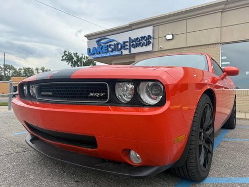 Used 2009 Dodge Challenger SRT8 w/ SRT Option Group II image 8