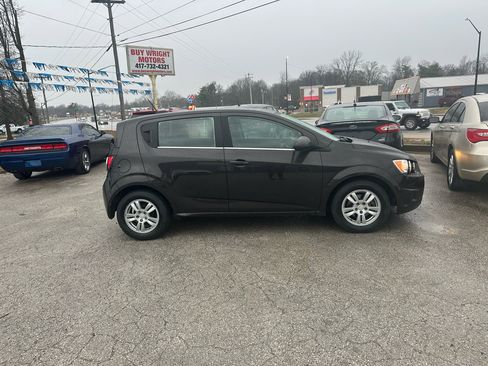 Used 2015 Chevrolet Sonic LT image 4