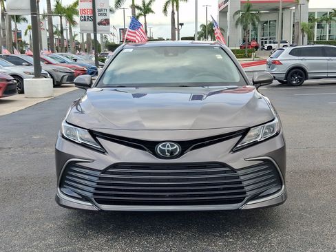 Used 2023 Toyota Camry LE FWD image 4