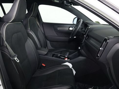 Certified 2022 Volvo XC40 T5 R-Design w/ Advanced Package AWD/4WD image 28