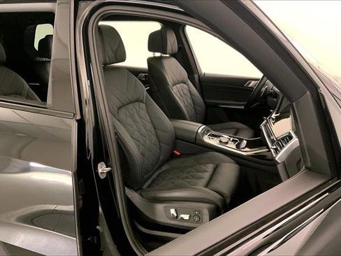 Certified 2024 BMW X7 xDrive40i w/ M Sport Package image 6