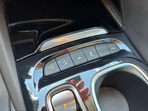 Used 2021 Buick Envision Preferred AWD/4WD image 23