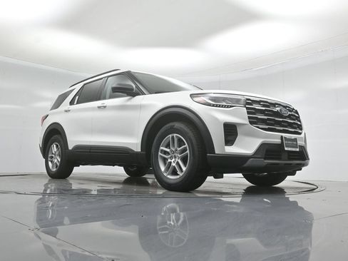 New 2026 Ford Explorer Active RWD image 43