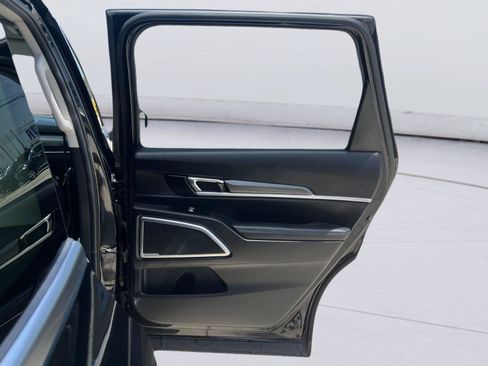 Used 2023 Kia Telluride S AWD/4WD image 18