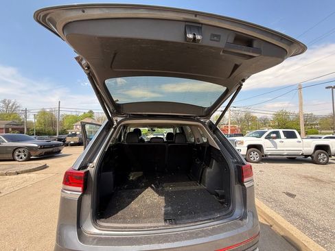 Used 2021 Volkswagen Atlas SE image 25