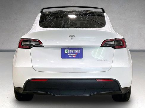Used 2023 Tesla Model Y Long Range AWD/4WD image 5