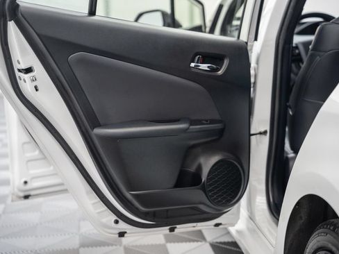 Certified 2021 Toyota Prius FWD image 40