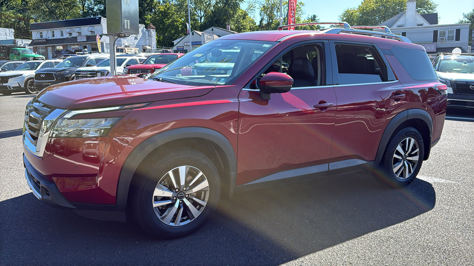 Certified 2024 Nissan Pathfinder SL AWD/4WD image 3