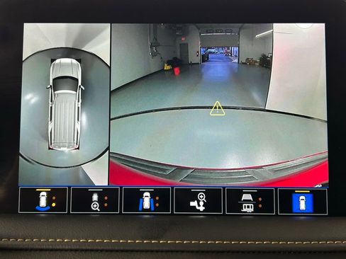 Used 2023 GMC Yukon XL AT4 w/ Technology Package image 23