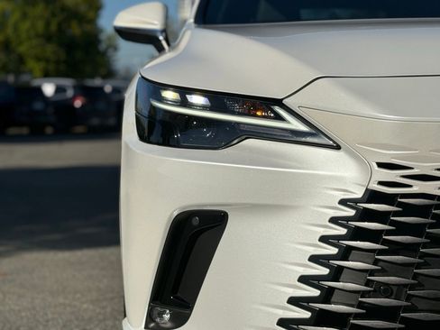 Used 2024 Lexus RX 350h image 13