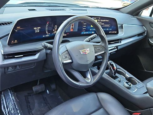 Used 2024 Cadillac XT4 Premium Luxury AWD/4WD image 27