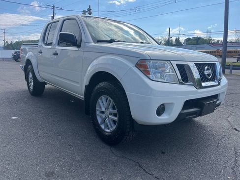 Used 2015 Nissan Frontier SV AWD/4WD image 4