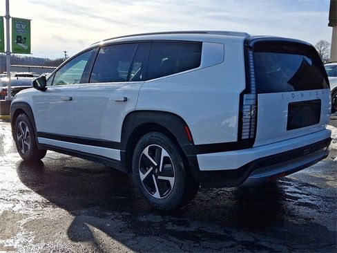 New 2026 Hyundai Ioniq 9 SE image 3