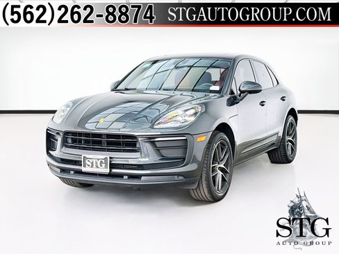 Used 2022 Porsche Macan AWD/4WD image 1