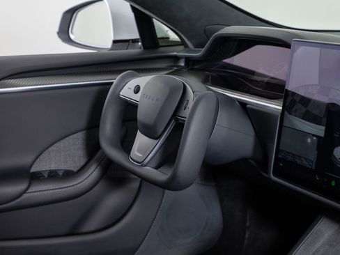 Used 2021 Tesla Model S Plaid image 25