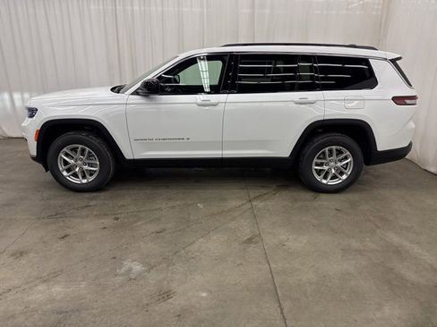 New 2025 Jeep Grand Cherokee L Laredo image 30