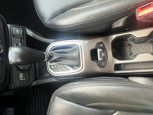 Used 2020 Jeep Renegade Limited AWD/4WD image 19