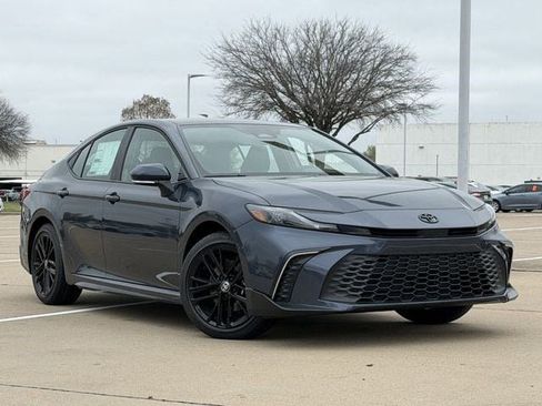 New 2026 Toyota Camry SE image 2