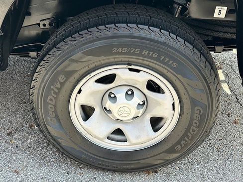 Used 2023 Toyota Tacoma SR AWD/4WD image 30