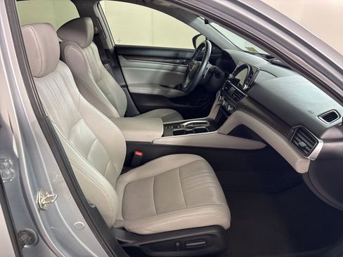 Used 2019 Honda Accord Touring image 40