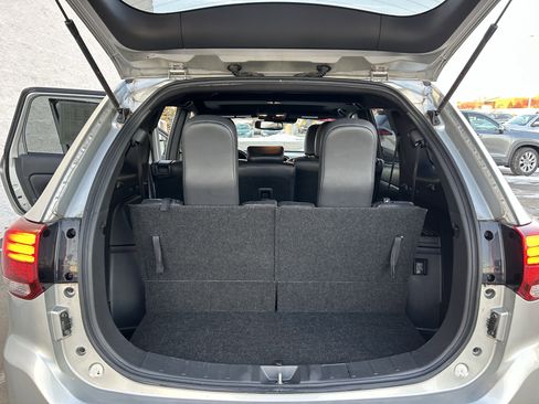 Used 2020 Mitsubishi Outlander LE image 18