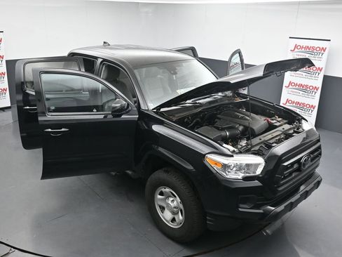 Used 2020 Toyota Tacoma SR AWD/4WD image 25