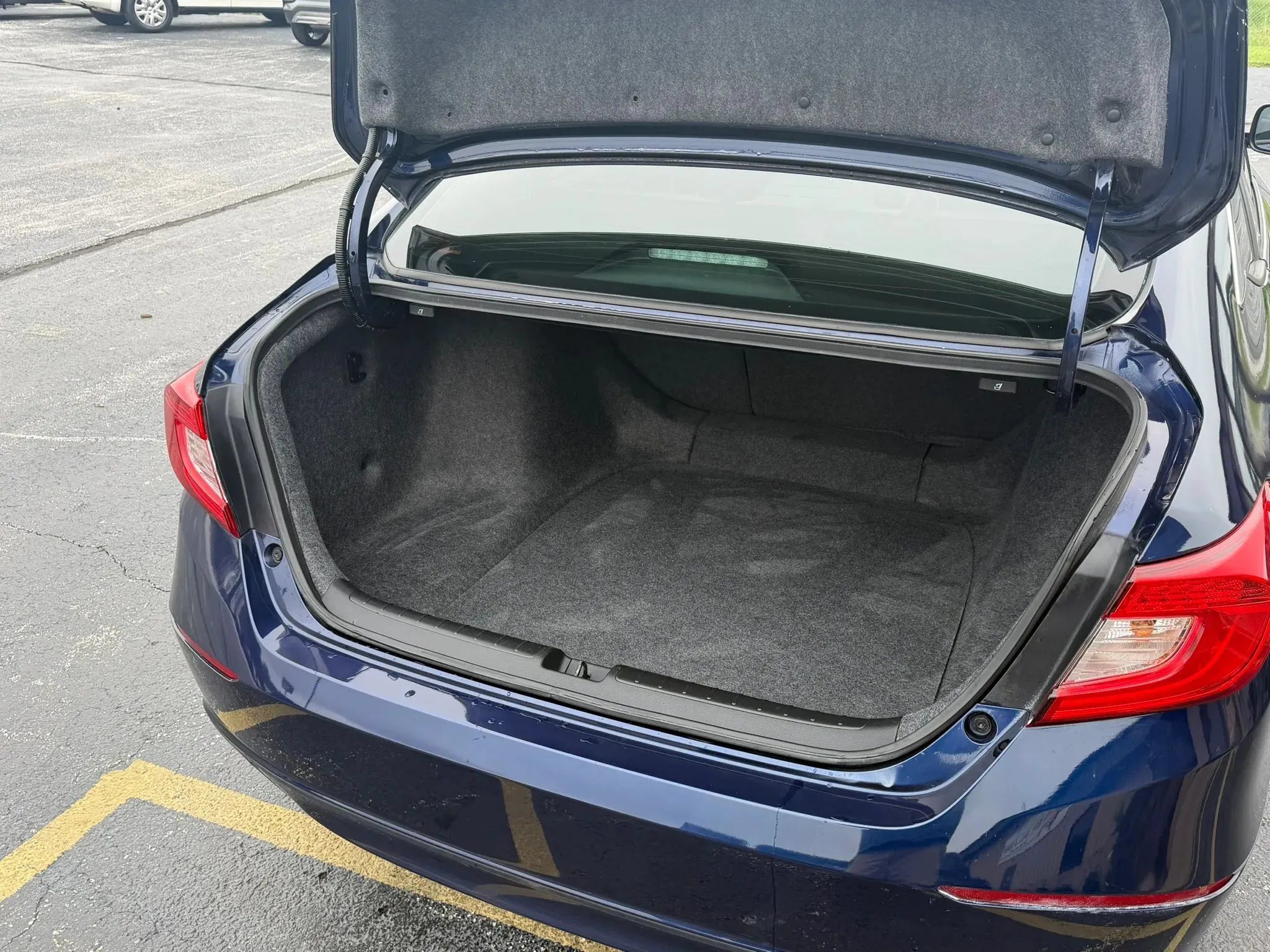 Used 2018 Honda Accord EX-L image 12