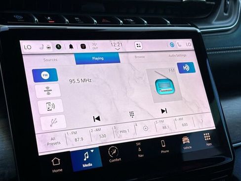 Used 2022 Jeep Grand Cherokee Overland w/ Advanced Protech Group III image 18