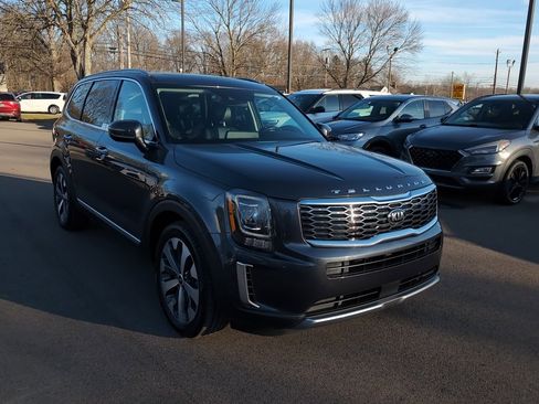 Used 2020 Kia Telluride S w/ S 8 Passenger Seating Package image 2