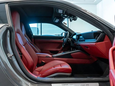 Certified 2022 Porsche 911 Carrera 4 AWD/4WD image 25