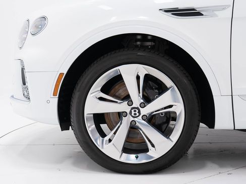 Certified 2023 Bentley Bentayga Extended Wheelbase AWD/4WD image 43