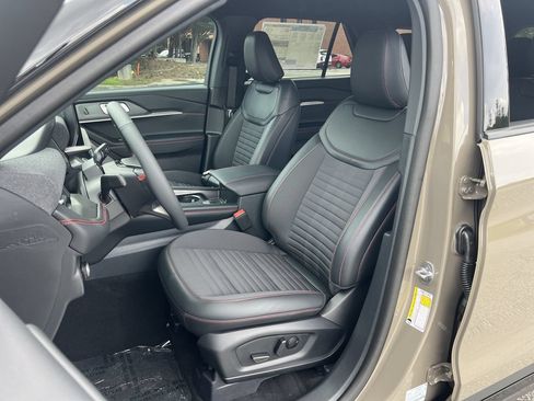 New 2026 Ford Explorer ST-Line w/ ST-Line Street Pack RWD image 15