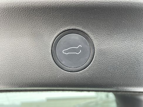 Used 2021 Tesla Model Y Long Range image 41