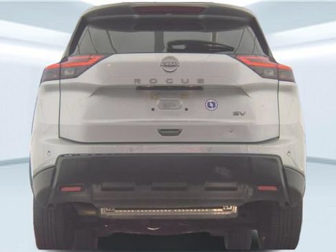 Used 2024 Nissan Rogue SV FWD image 8