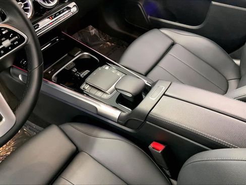 Certified 2021 Mercedes-Benz GLB 250 image 26