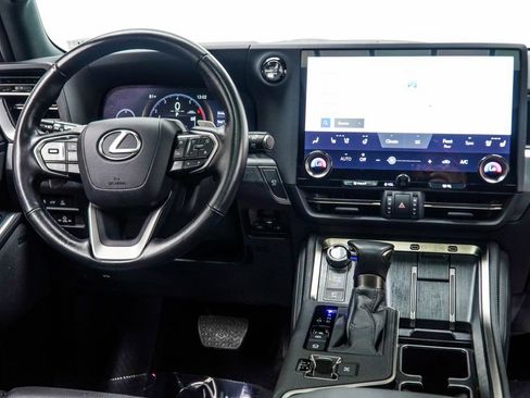 Used 2024 Lexus GX 550 w/ Cold Area Package AWD/4WD image 23