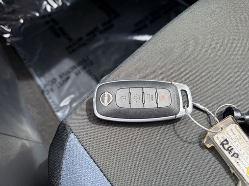 Used 2025 Nissan Versa SV image 21