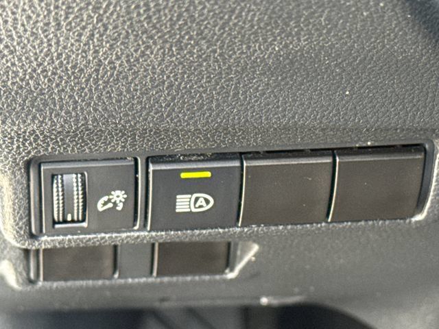 Used 2023 Toyota Corolla Cross LE FWD image 19