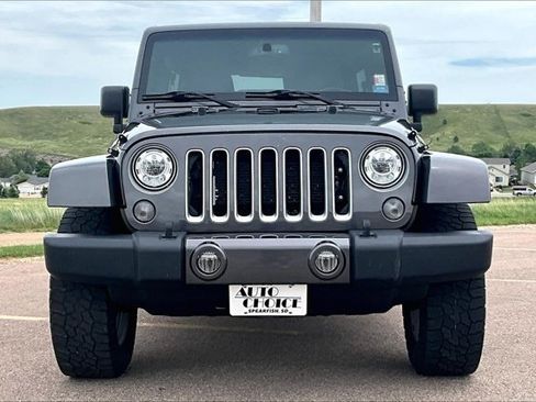 Used 2018 Jeep Wrangler Unlimited Sahara w/ Max Tow Package AWD/4WD image 2