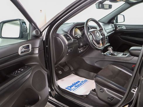 Used 2020 Jeep Grand Cherokee Altitude image 3