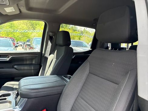 Used 2024 Chevrolet Silverado 1500 LT Trail Boss w/ Convenience Package II AWD/4WD image 9