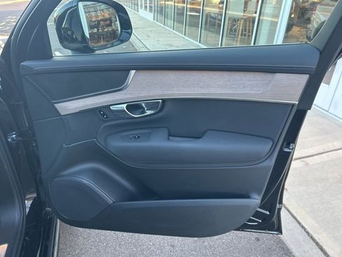 Used 2025 Volvo XC90 B5 Plus image 14