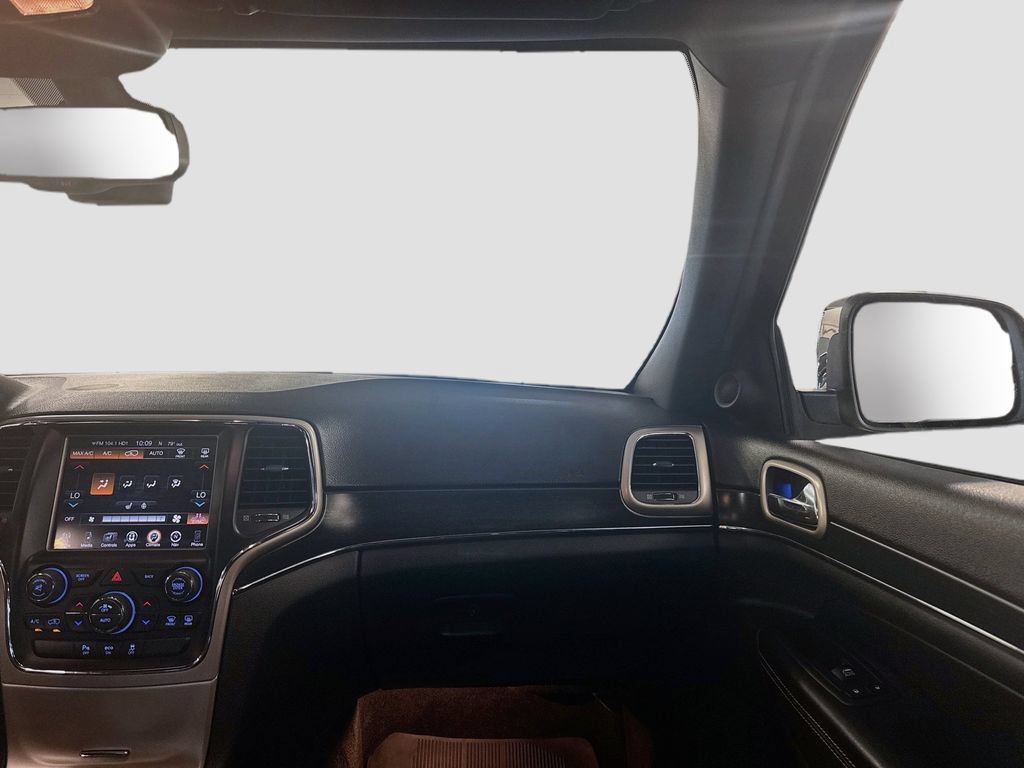Used 2014 Jeep Grand Cherokee Limited w/ Trailer Tow Group IV AWD/4WD image 24
