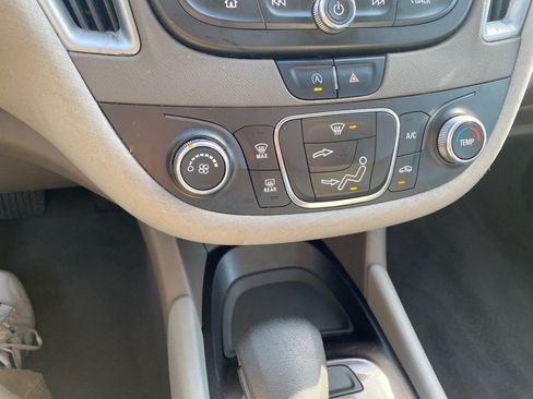 Used 2022 Chevrolet Malibu LS image 21